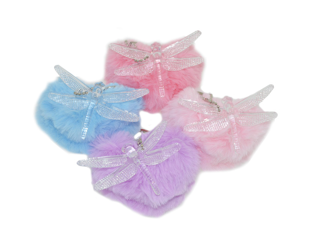 Sleutelhanger met pompom op pompom zit een libelle. 4 kleu
