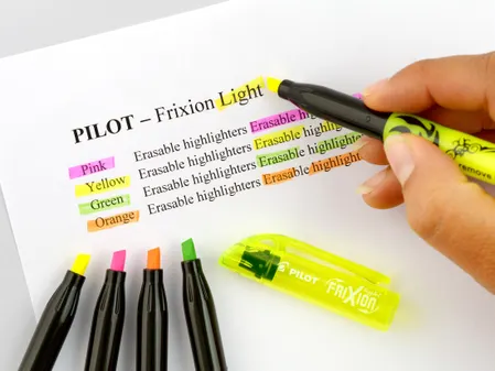 Pilot FriXion Light - Overlijner - Medium