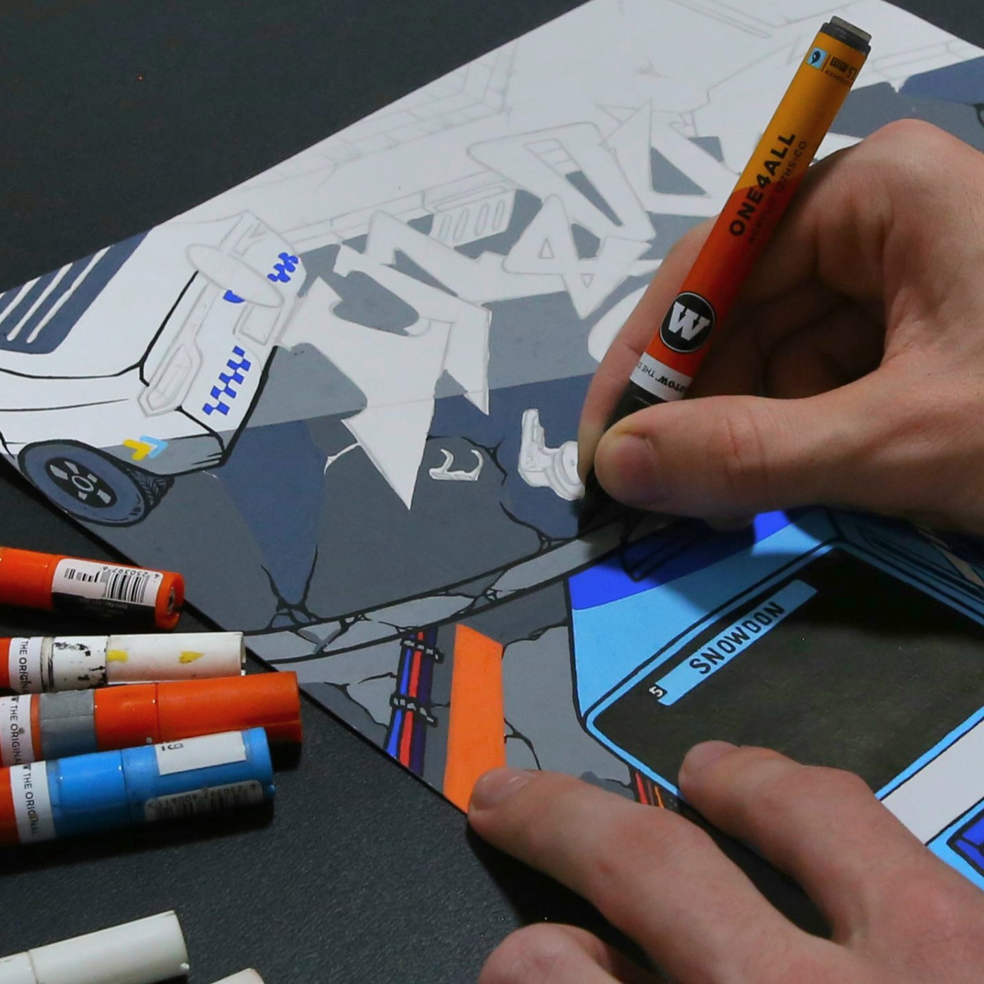 Molotow-One4All-4mm-Marker-Hervulbare-Acrylmarker-voor-Kunst-DIY-04-10.jpg